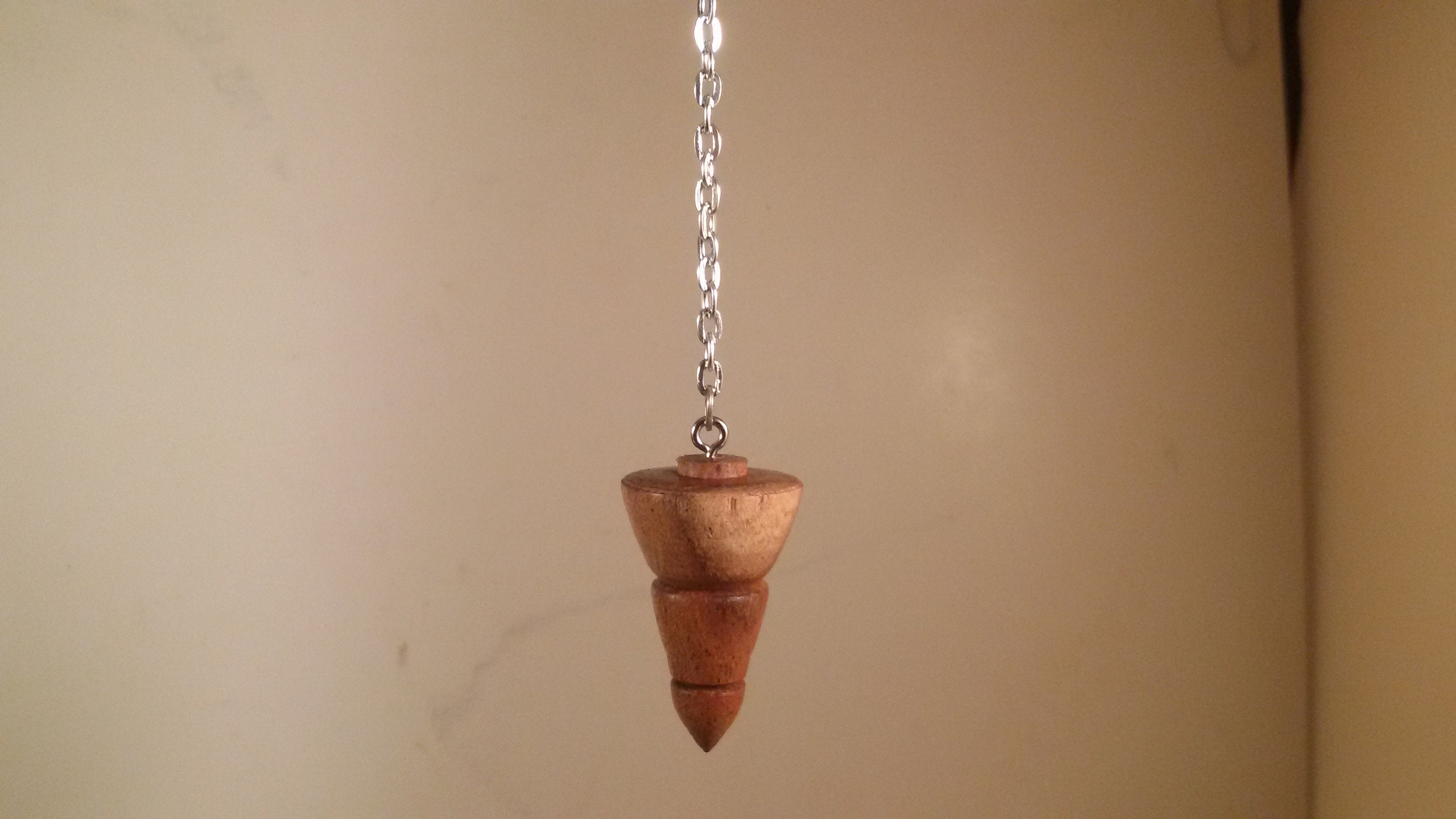 Pendule de Radiesthésie en Bois d'acacia Djibouti. Pca4