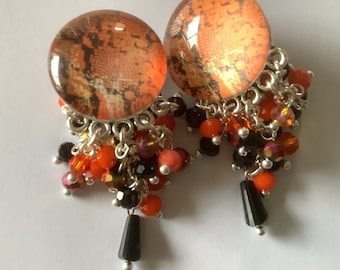 Boucles d’oreille clip, cabochon motif animal orangé noir, bohème chic, métal argenté, unique, boucle cadeau, clip fait main, artisanat