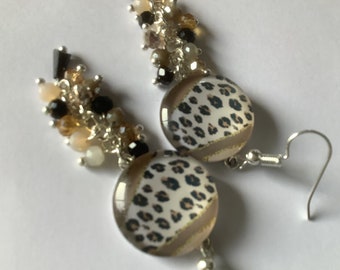 Boucles d’oreille joli cabochon noir beige léopard, bohème ultra chic, vintage, métal argenté, verre, unique cadeau, fait main, artisanat