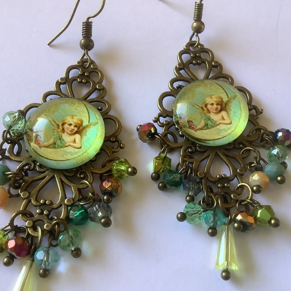 Boucles d’oreille rétro vintage cabochon ange vert doux et turquoise sur connecteur bronze, perle tchèque bohème, artisanat, unique, cadeau