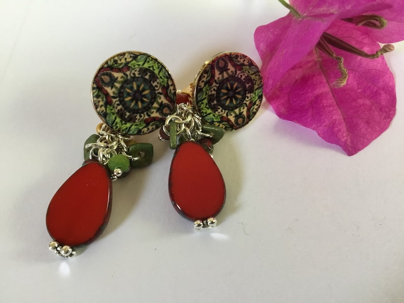 rosace shape Earrings clips Burgundy beige golden metal Czech Pearl boho oval bright red vintage air shades of green
