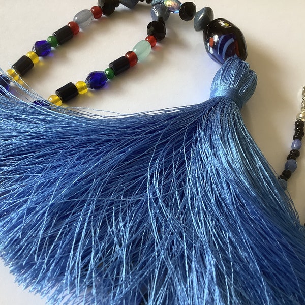 Collier sautoir pompon Bleu, perle style Murano noir à motifs, perles céramique bleu, perles noir jaune, sautoir bohème chic,  unique