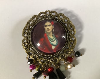 Cabochon brooch Frida khalo red, Bordeaux, blue, black, retro vintage chic, round bronze tone brooch, pink black blue pearl, Czech boho