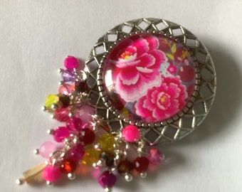 Jolie broche rose superbe cabochon fleur rose, mauve, bohème chic, argenté, modèle fait main, artisanat, broche  cadeau  fêtes des mères