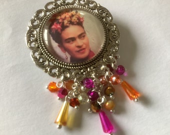 Frida khalo pink, beige, orange cabochon brooch, retro vintage chic, round silver metal brooch, boho Czech pearl, gift brooch