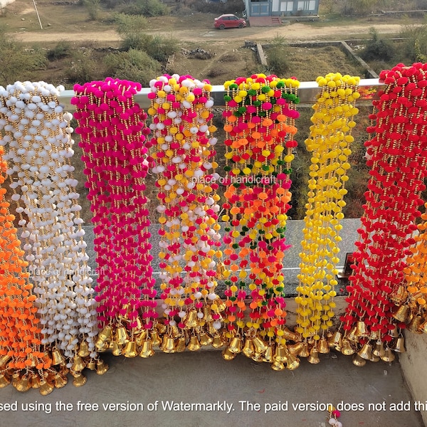 200 PC-freier Versand Pom Pom Hochzeit Hintergrund Dekor Glocken Saiten, indische Handmand Glockengirlanden, indische Hochzeit Mehndi Sangeet Haldi Dekor,