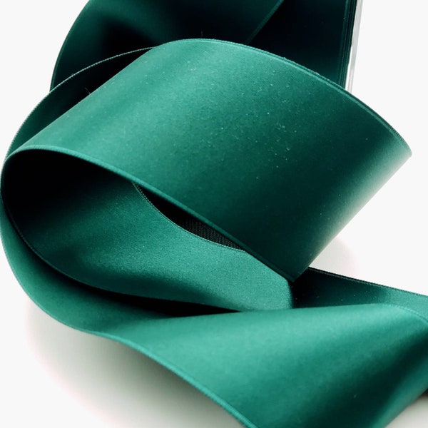 Ruban de satin vert foncé largeur 5 cm , ruban de qualité réversible - dernier morceau 180 cm