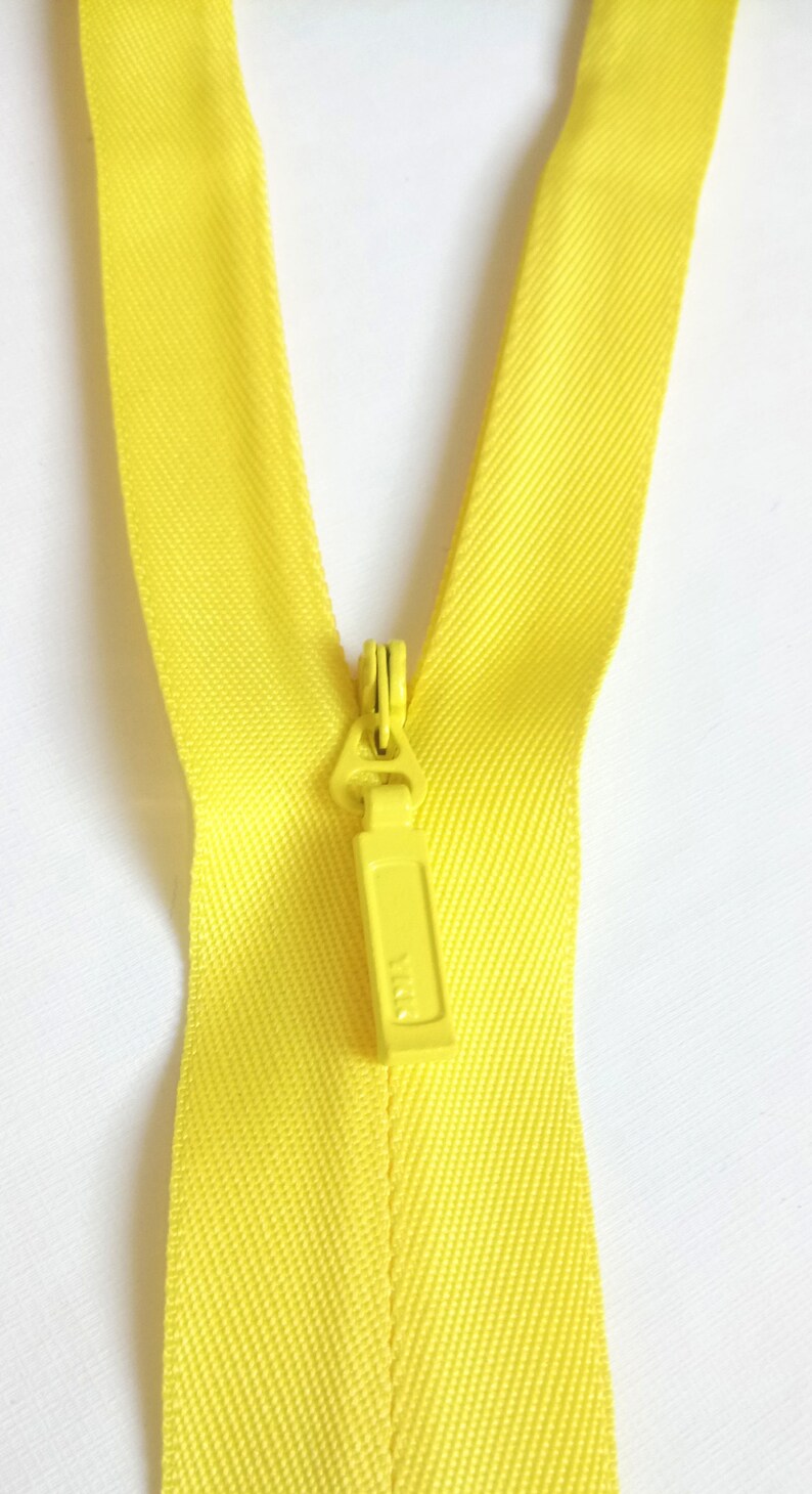 Invisible YKK yellow zipper of 20 cm Invisible YKK yellow zipper of 20 cm