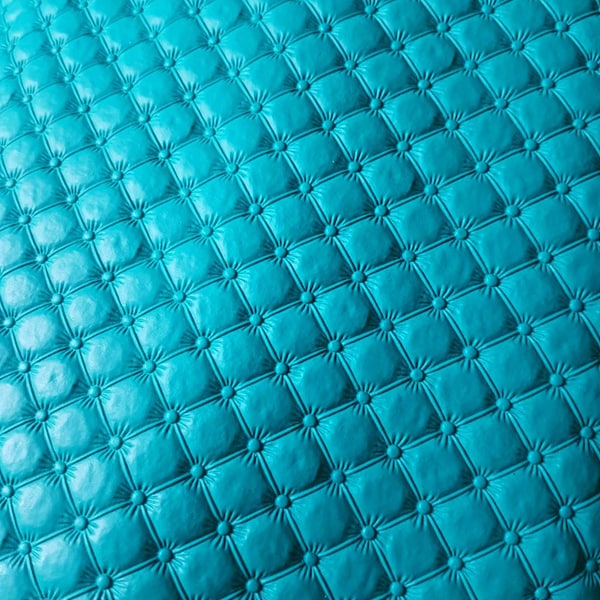 Coupon 40 x 40 cm simili cuir turquoise aspect matelassé pour création sac, pochette étuis