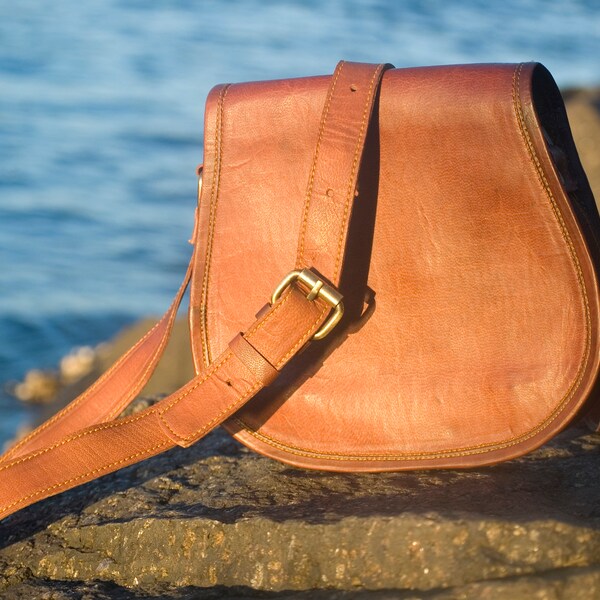 Leather Saddle Bag, Handbag,  Messenger bag, Cross-body bag, Handmade, Women's Purse, Small handbag