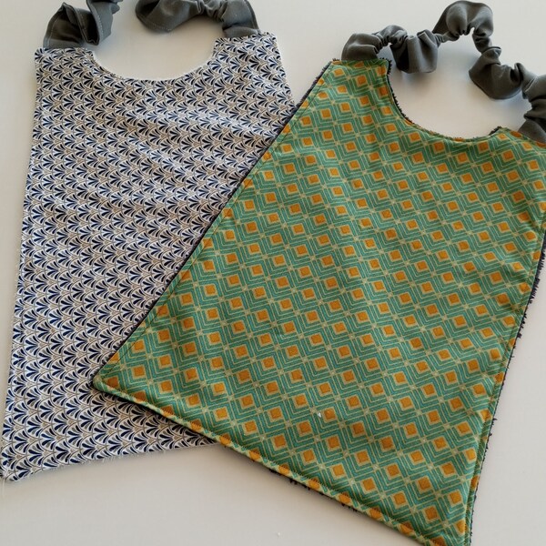 Towel / Elastic bib, school or nursery