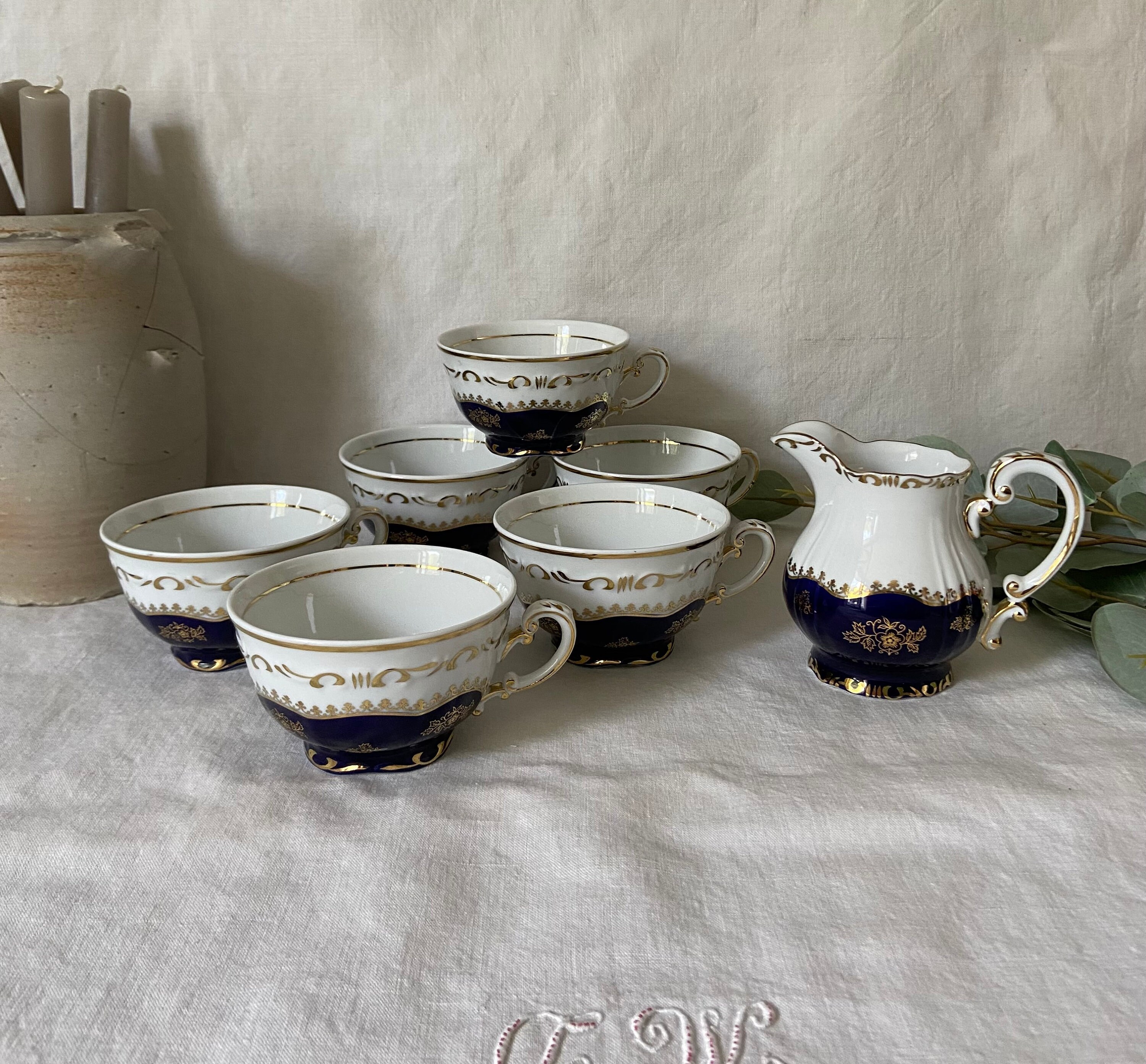 Zsolnay - Hungary - Small Porcelain Vase - Cornflower - Hand