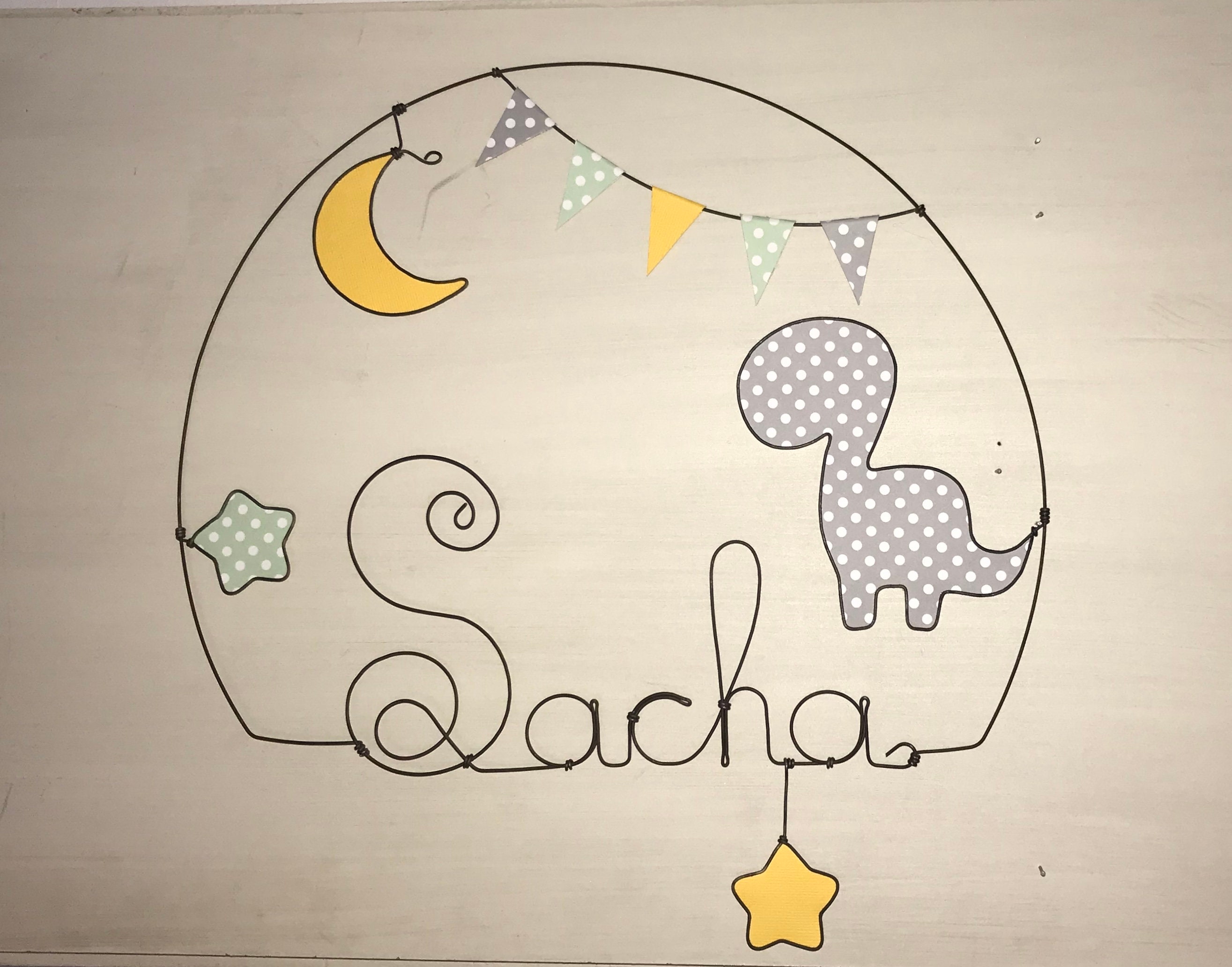 Prenom en Fil de Fer Personnalisable - Dinosaure Lune et Étoiles Décoration Pour Enfant Par Chacha D