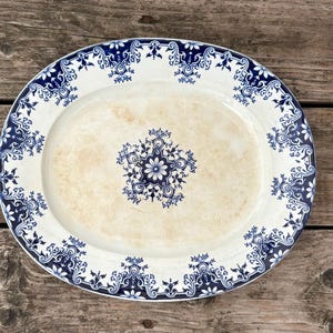 Plat ovale ancien Jules Vieillard Bordeaux JVB décor Rouen bleu. faïence XIXe.  French antique platter. old dish. Antique France. Brocante