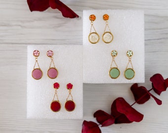 Aneki earrings. Dangle earrings with bon ton wooden pendant.