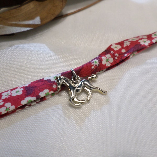 Bracelet Cheval en tissu biais liberty fleuri rouge fraise des bois