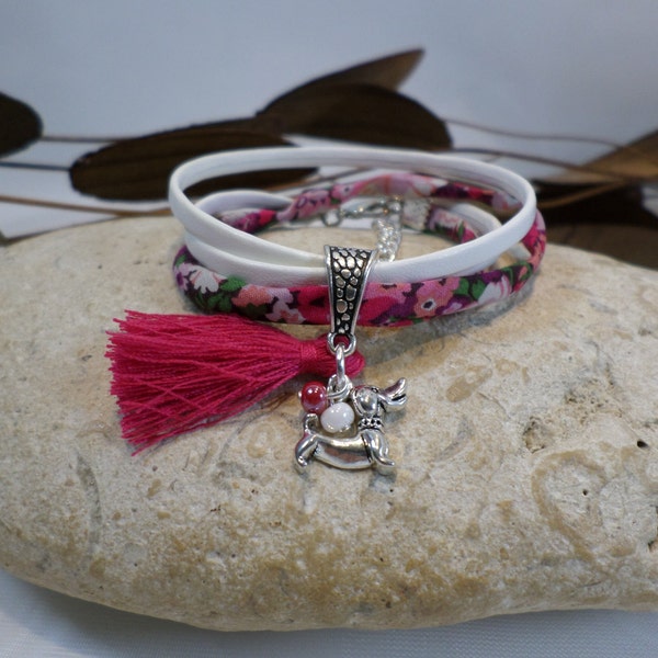 Bracelet Personnalisé petit Chien Teckel en tissu liberty et cuir, Bijou enfant original, Idée cadeau fille