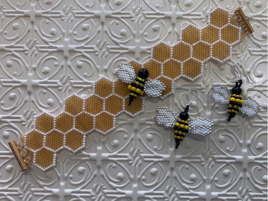 DIY Honey Bee Bracelet Kit, Beadwork Loom Peyote Bracelet Pattern, Craft  Kit for Adults, Bee Seed Bead Kit, Bee Bookmark Pattern, Craft Gift 