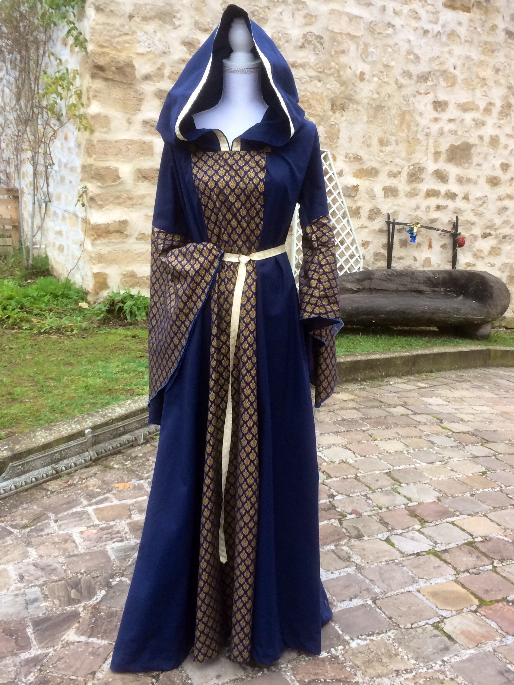 Abito medievale blu e donna dorata maniche larghe cappuccio e | Etsy Italia