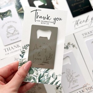 Silber Flaschenöffner Hochzeit Gastgeschenke mit Greenery Karte - Personalisierter Kreditkarten Flaschenöffner mit Dankeschön - Weitere Farben erhältlich