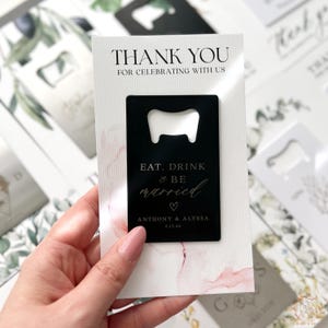 Zwarte flesopener trouwbedankjes met aquarelkaart - Gepersonaliseerde creditcardflesopener met bedankje - Meer kleuren beschikbaar