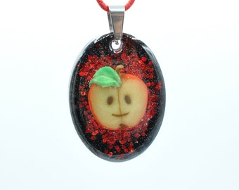 Äpfelchen lächelnd und glamourös festlich mit rotem Glitzer Apfel Miniatur Vitamine zum Umhängen glitzernd Anhänger
