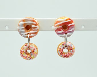 runde Donut Ohrringe aus Polymer Ton//bunte Donuts//in Regenbogen-Farben verziert// Schmuck für Naschkatzen//Titan oder Edelstahl Ohrstecker