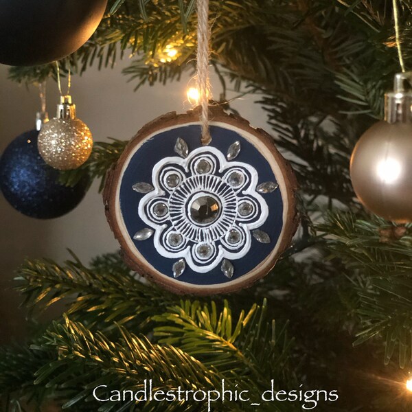 Natural Woodslice ornament - Handpainted Mandala Art - Can be personalised - xmas Gift