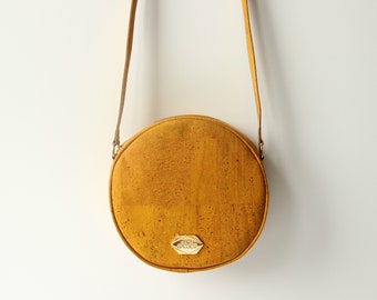 Cork Bag Circle Bag - Round Handbag made of Cork - 100% Vegan Shoulder Bag - Mustard Yellow (Mustard Yellow)