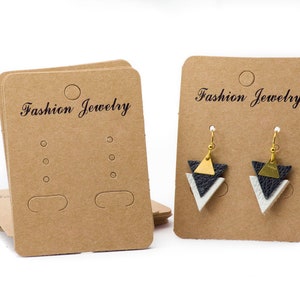 100 Cartons / Présentoir pour bijoux, Dim. : 6.7 x 5 cm, Carton Kraft Marron avec inscription "Fashion Jewelry"