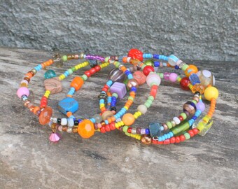 Multicolored spiral bracelet in 5 turns beads