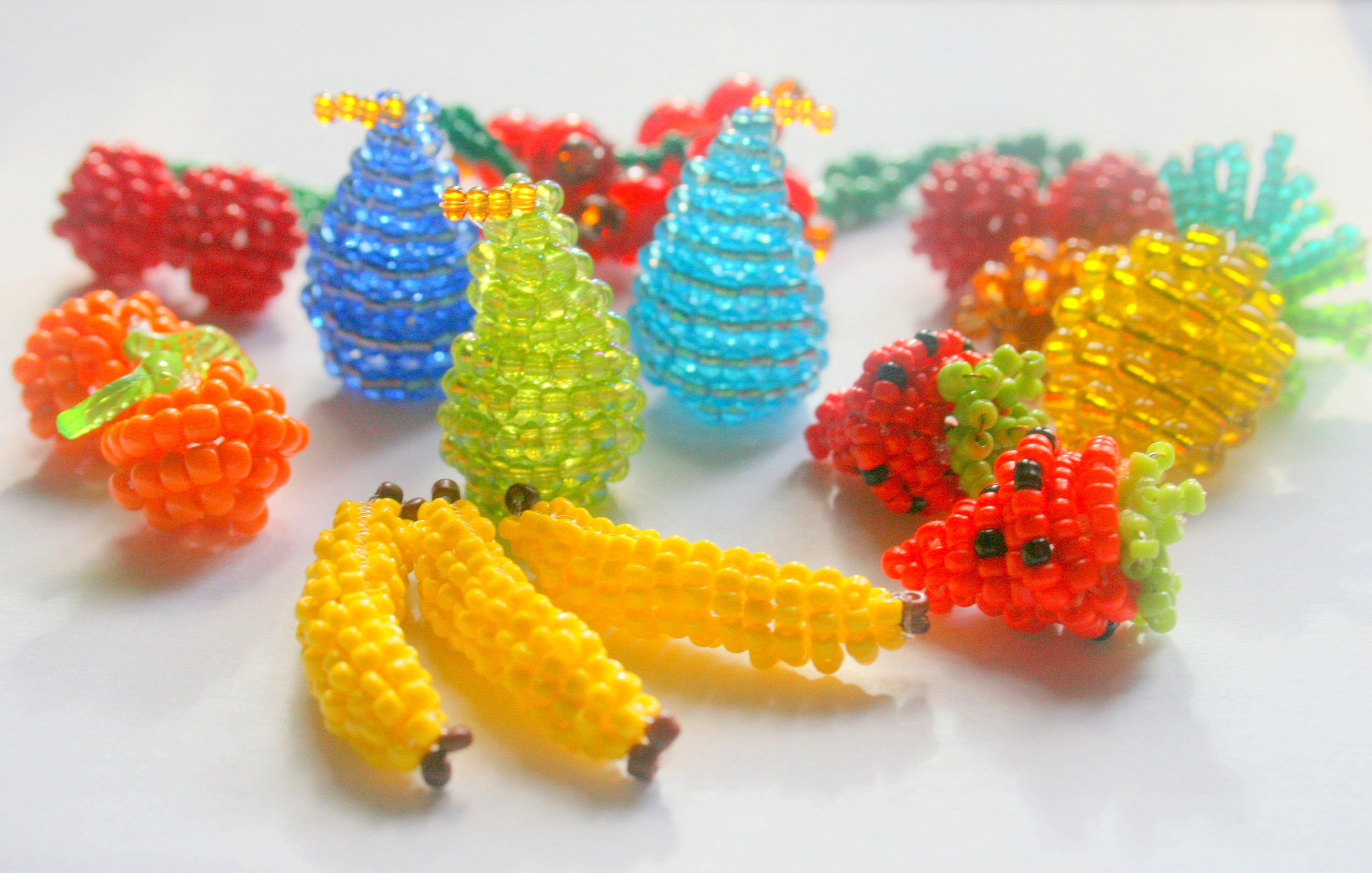 Fruit Décoratif en Perles de Rocaille