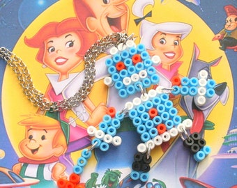 Collier robot inspiré de Rosie The Jetsons (William Hanna & Joseph Barbera) en perles hama