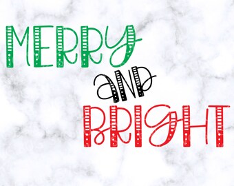 Peut inclure: Texte vert et rouge sur fond blanc qui dit "Merry and Bright".