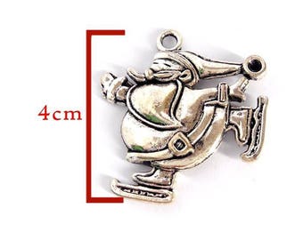 Pendant, Santa Claus, silver tone, about 4cm tall. To embellish your Christmas decorations.