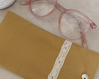 Étui lunette en cuir , cadeau pour elle , fête des mères