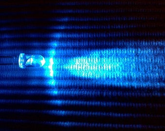 100x 5mm LED Leuchtdioden LED Wahlweise Rot Grün Blau Weiß Superhell Klar Neu