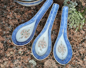 Set of 4 vintage Chinese Rice Pattern Blue & White Porcelain Rice Soup Spoons 