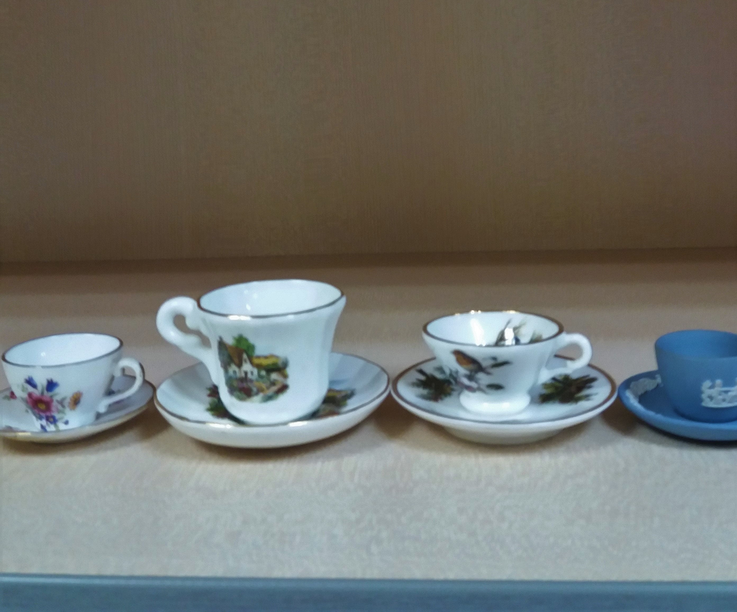 Puppenhaus Miniatur Geschirr 4 stücke Plastikbecher Tee Kaffee Bier Tassen 