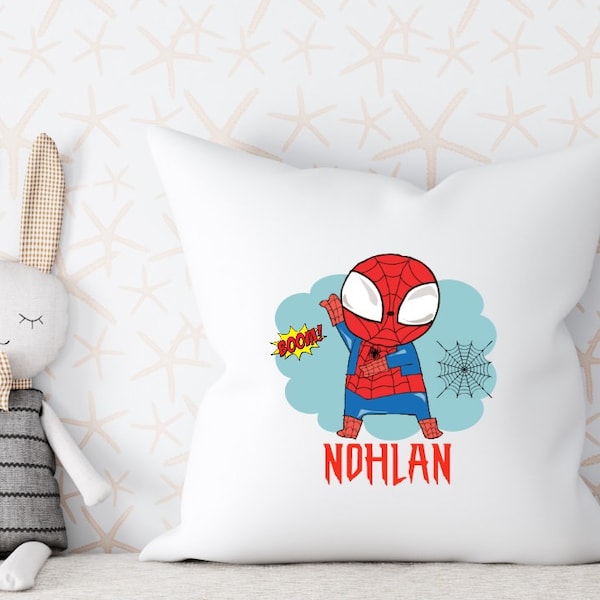 Coussin "petit super-héros" personnalisé avec le prénom