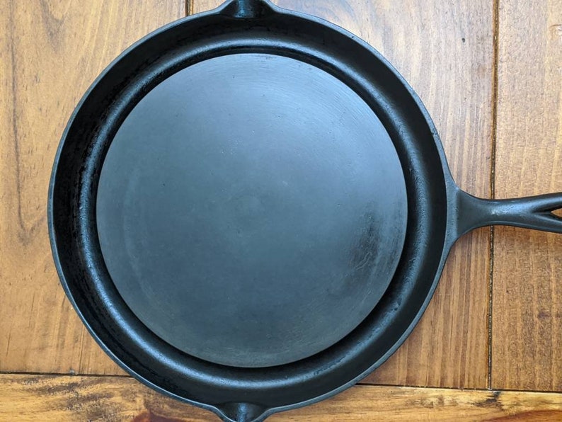 Wagner Ware Greasless Frying Cast Iron Skillet / Griddle. Etsy
