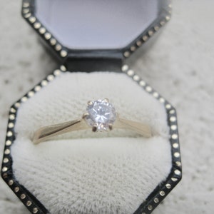 Special offer. 14K. gold engagement ring with diamond/brilliant