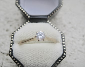 Special offer. 14K. gold engagement ring with diamond/brilliant
