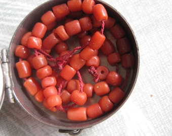 Portacipria con perle antiche, corallo originale del Mar Mediterraneo