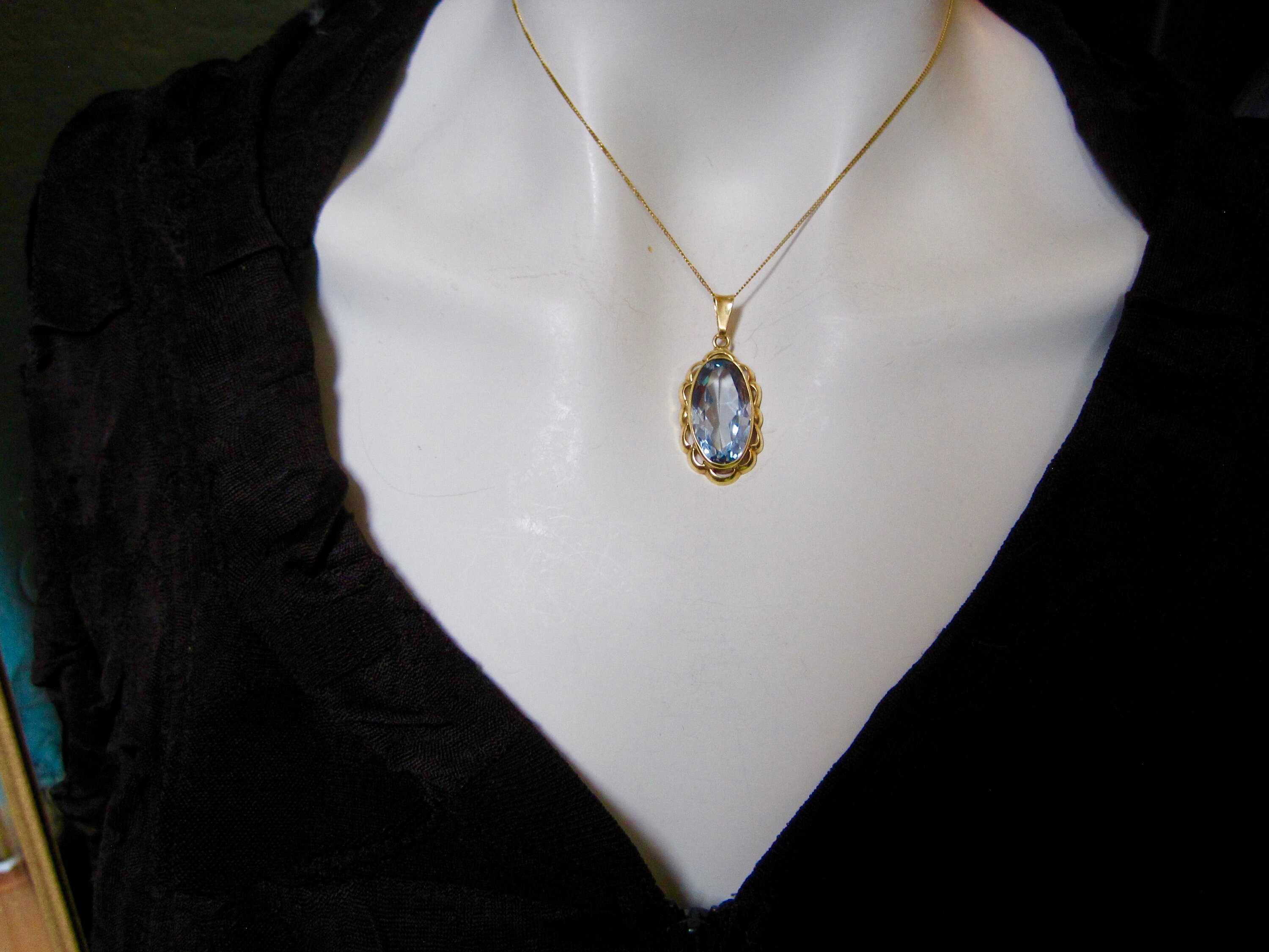 Pendentif Vintage Pierre Bleue Et Métal Doré - Ancien, En Bon état, Sans Marque - Idéal Pour Un Look Rétro