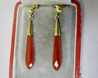 Solid Gold 14K earrings, with Carnelian gemstone. Vintage