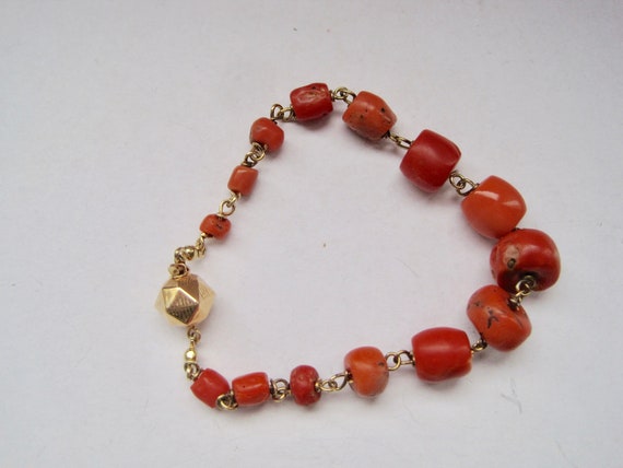 Beautiful bracelet 100% real red coral with gold … - image 1
