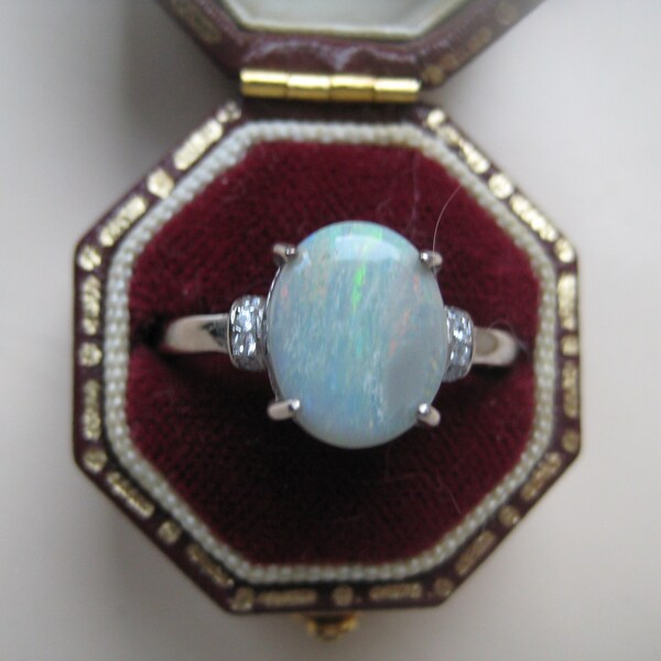 Antique ring with Opal, rose gold 9k