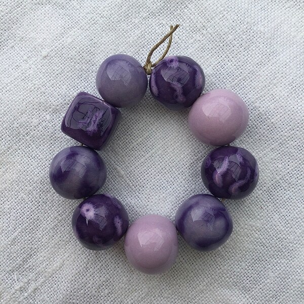 Perles en Céramique Artisanales à motifs mauve sur violet