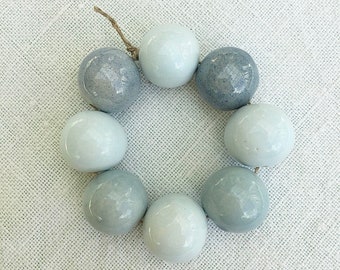 Perles en Céramique Artisanales camaïeu de bleu pâle